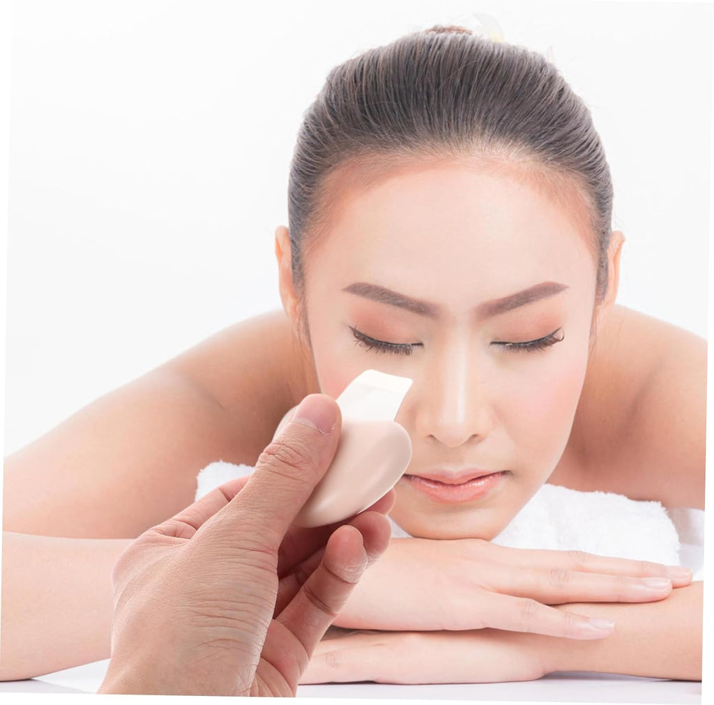Metal Blackhead Scraper Tool for Facial Care Portable Pimple Removal Instrument for Women Comedone for Safe and Gentle Skincare Versatile Treatment Tool