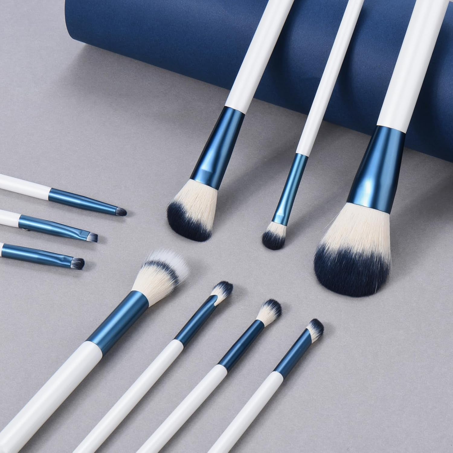 Makeup Brushes Set with Case 10Pcs White Makeup Brush Kit Foundation Eyeshadow Powder Blending Kabuki Eyebrow Eyelash Brushes Cosmetic Brush Travel Kit Gift (White+Blue)